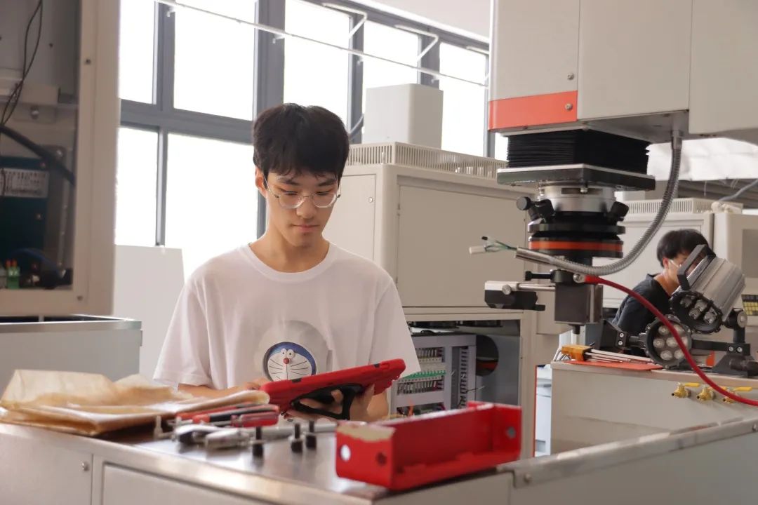 国奖风采丨王泽华:行之愈笃,则知之益明